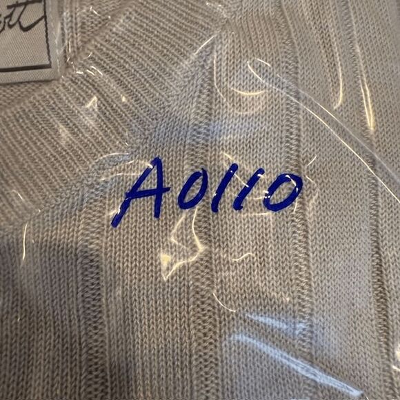 Elliott Men's V-Neck Lightweight Sweater Short Sleeve Silver Gray Size Medium - Picture 9 of 9